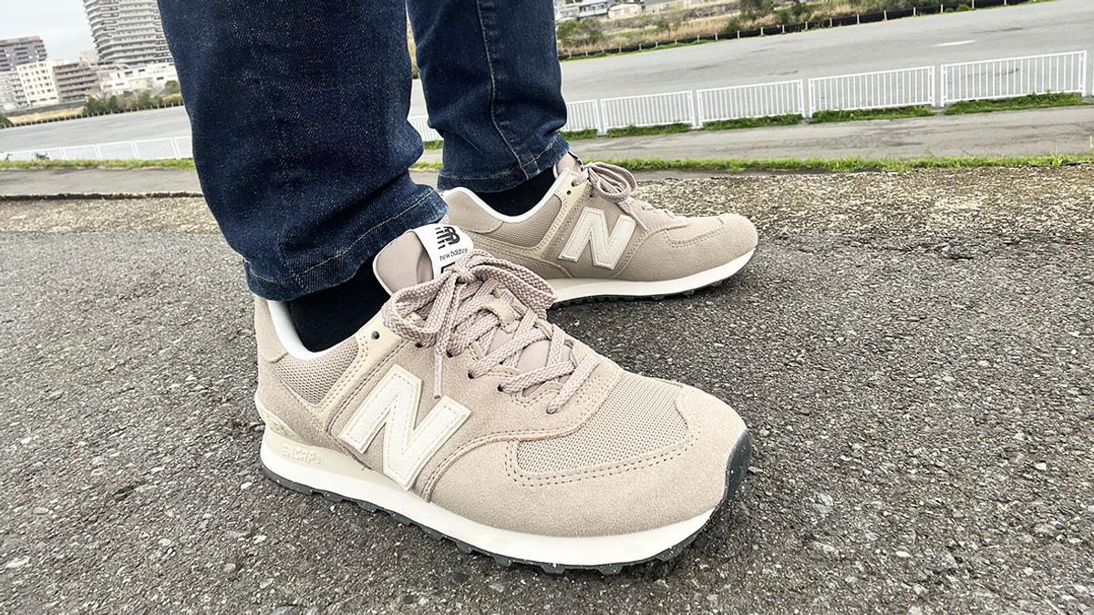 ニューバランス574を履いている様子