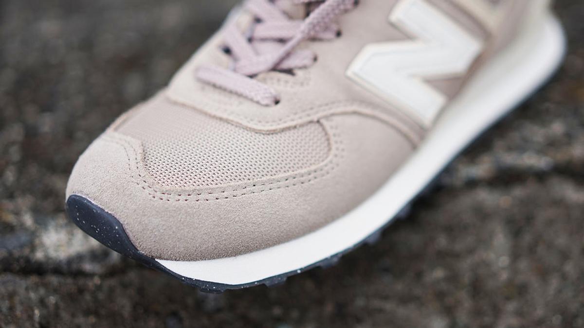 ニューバランス574のつま先部分