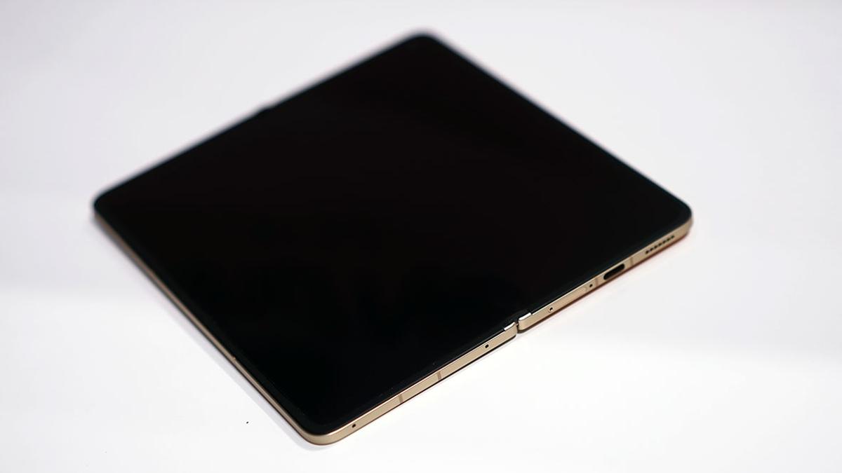 OPPO Find N6を開いたところ