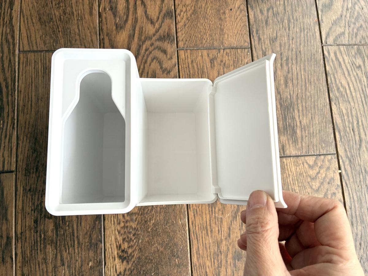 山崎実業「替えブラシ収納付き流せるトイレブラシスタンド　タワー　ホワイト」