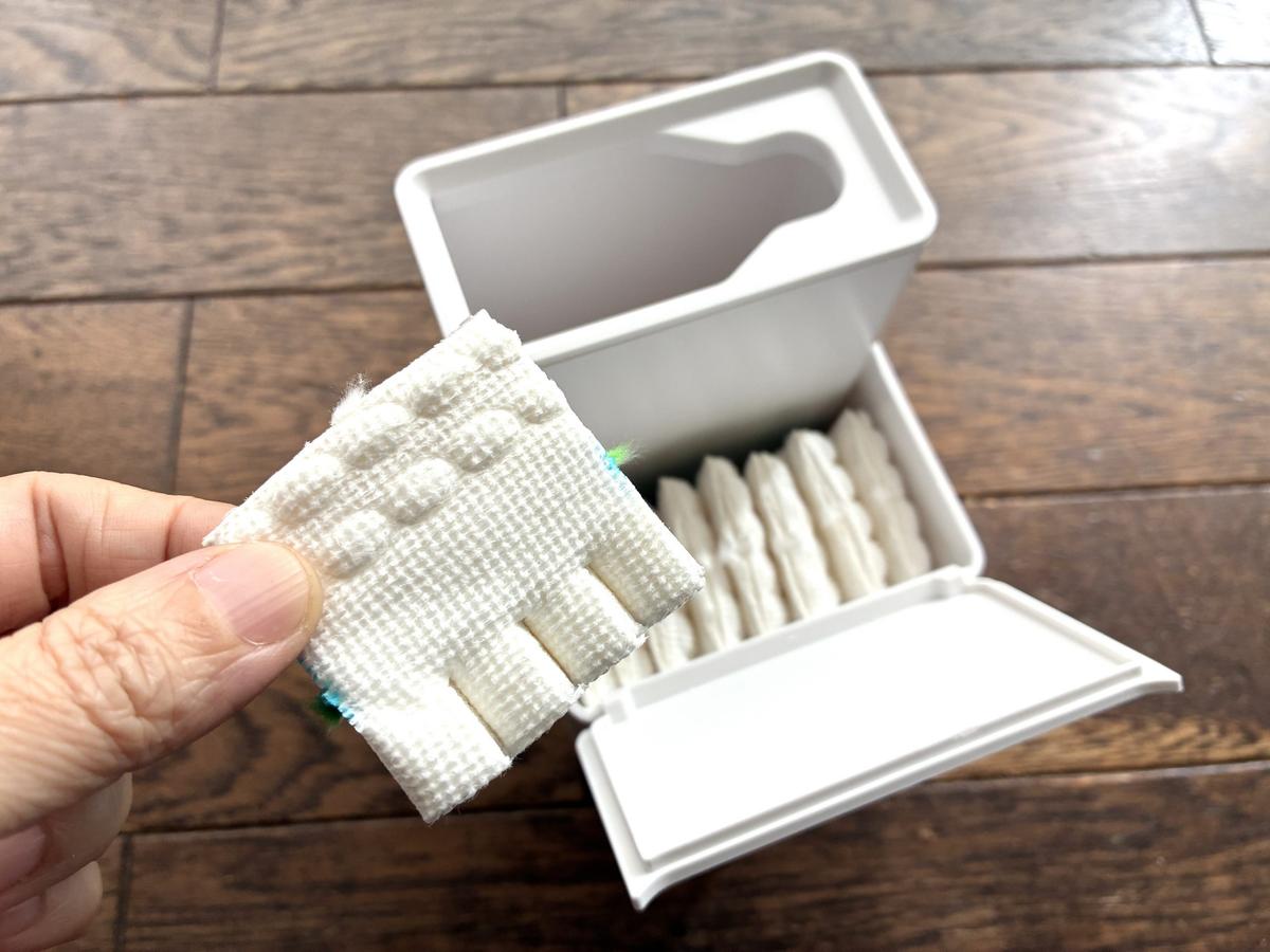 山崎実業「替えブラシ収納付き流せるトイレブラシスタンド　タワー　ホワイト」