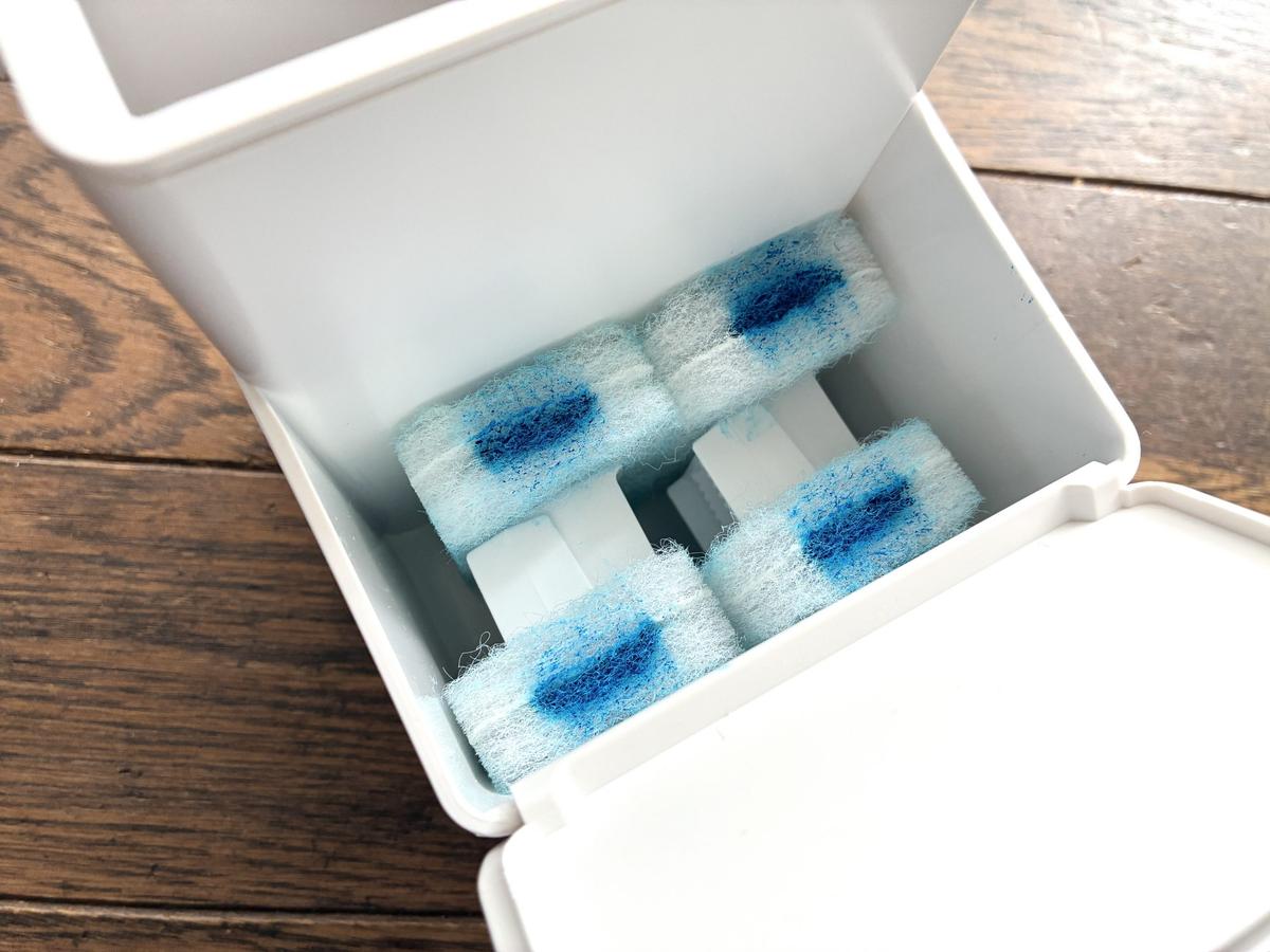 山崎実業「替えブラシ収納付き流せるトイレブラシスタンド　タワー　ホワイト」