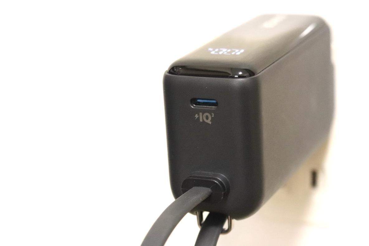 Ankerの「コンセント付き×ケーブル内蔵モバイルバッテリー」持ち運び