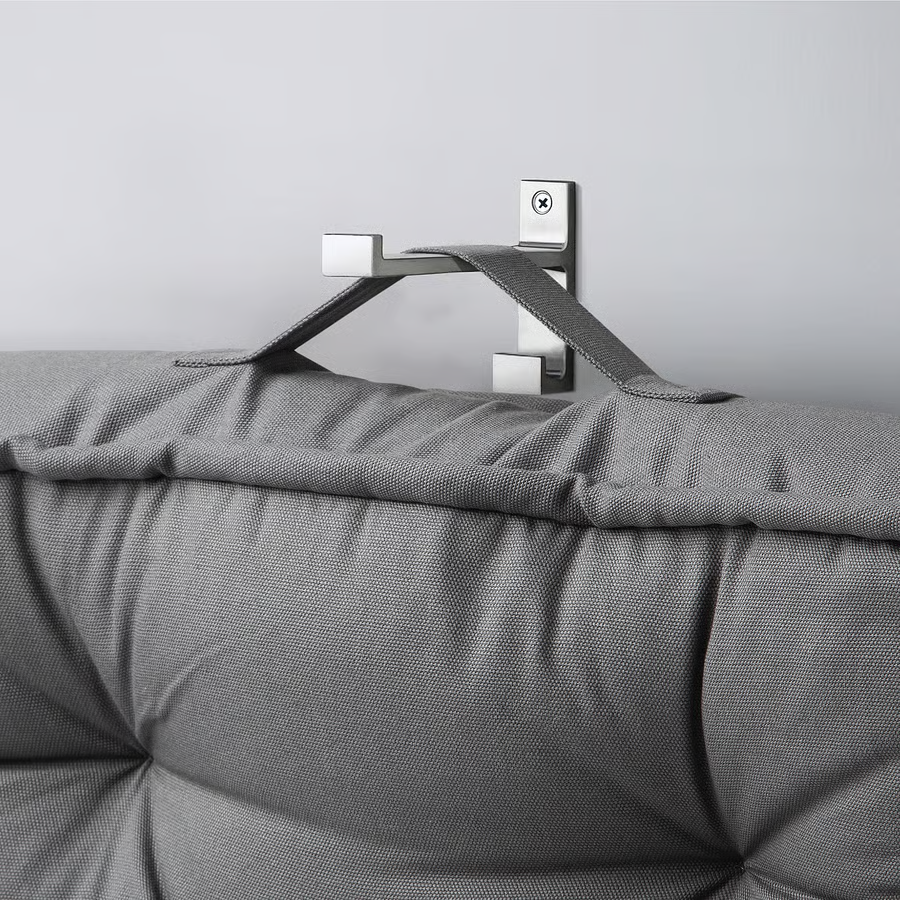 IKEAの「GURLI グルリ」をフックにかけて収納しているところ