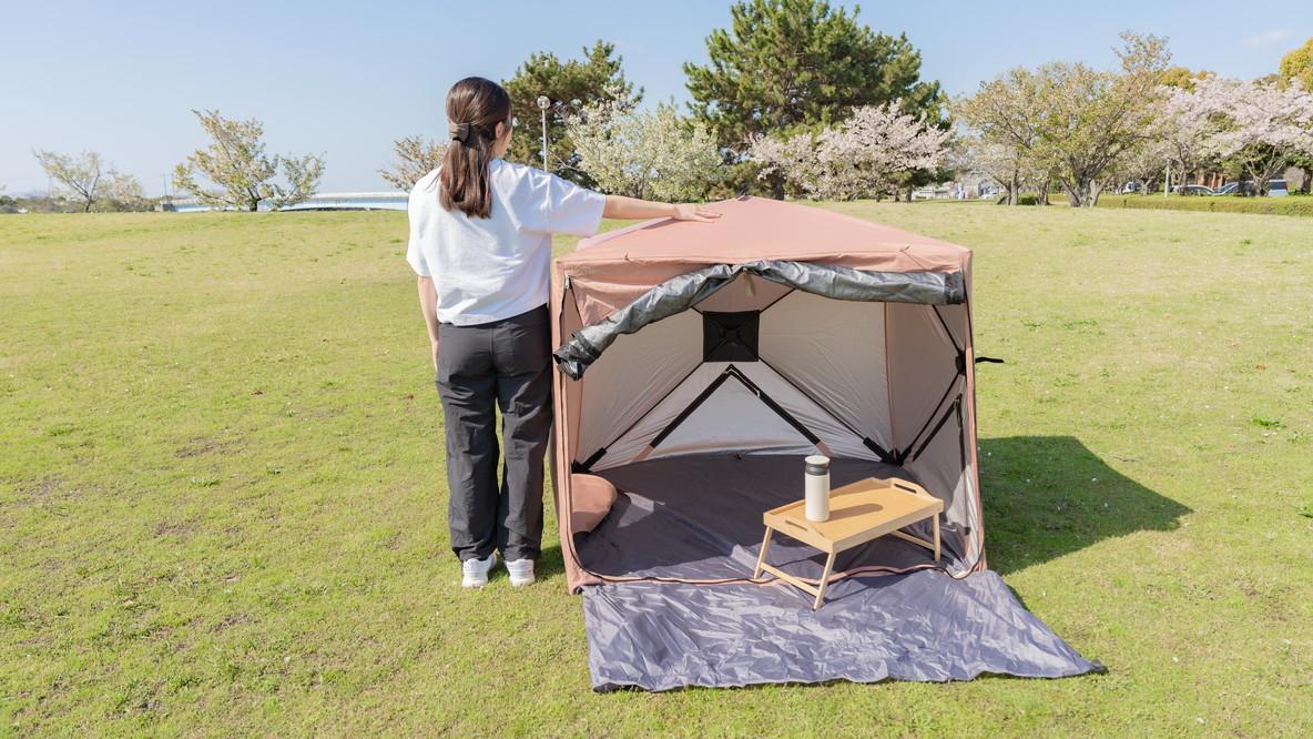 10秒で撤収できる折りたたみテント」で 、アウトドアのハードルが