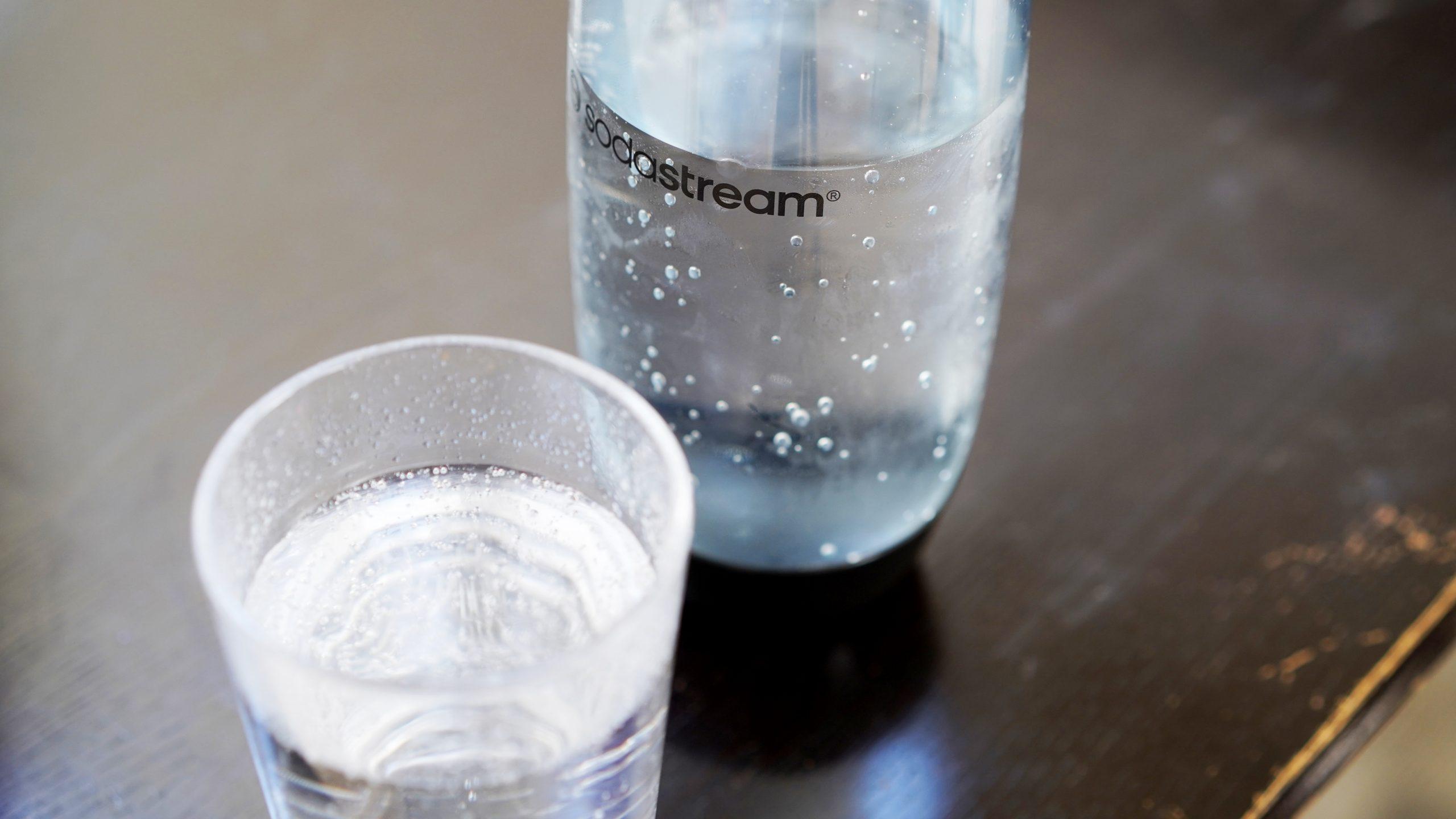 炭酸ストリーム、最上級品、引越しの為に値下げ。 ソーダストリームのおかげで、炭酸水の箱買いをやめられました