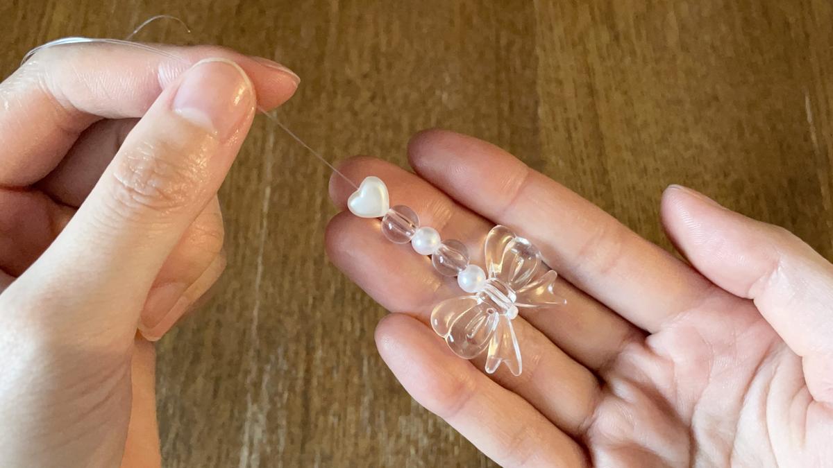 ダイソー・セリアのビーズ「簡単チャームづくり」