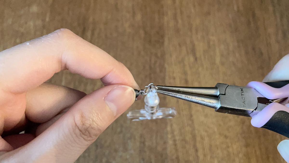 ダイソー・セリアのビーズ「簡単チャームづくり」