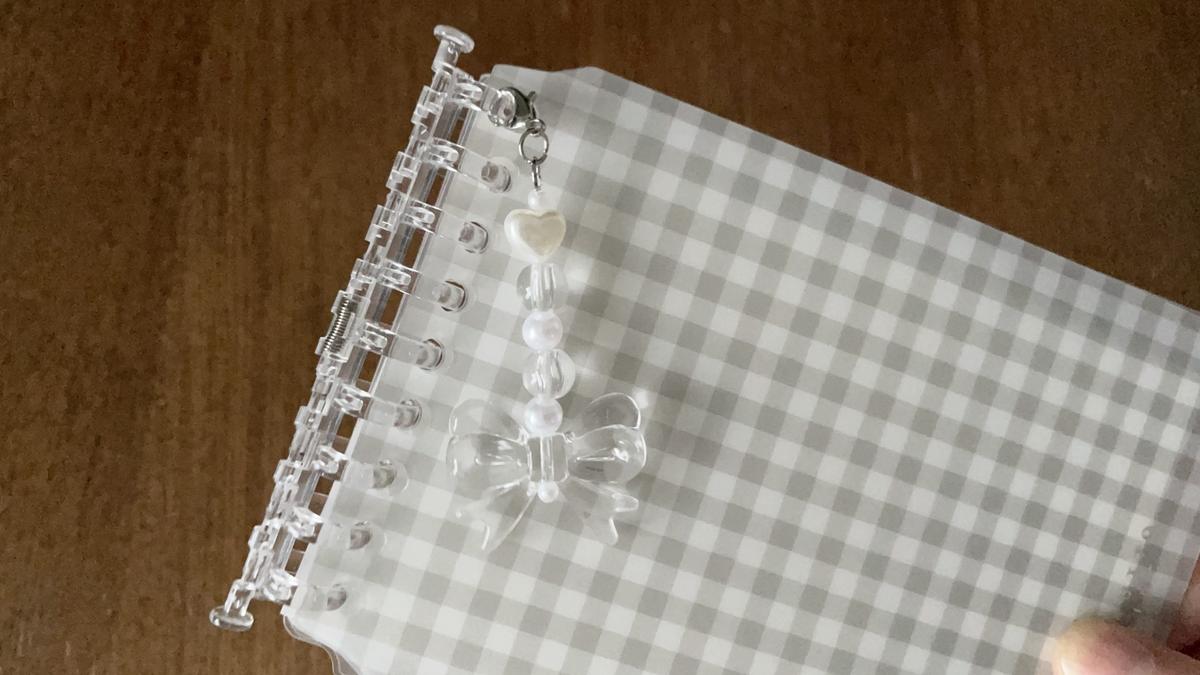 ダイソー・セリアのビーズ「簡単チャームづくり」