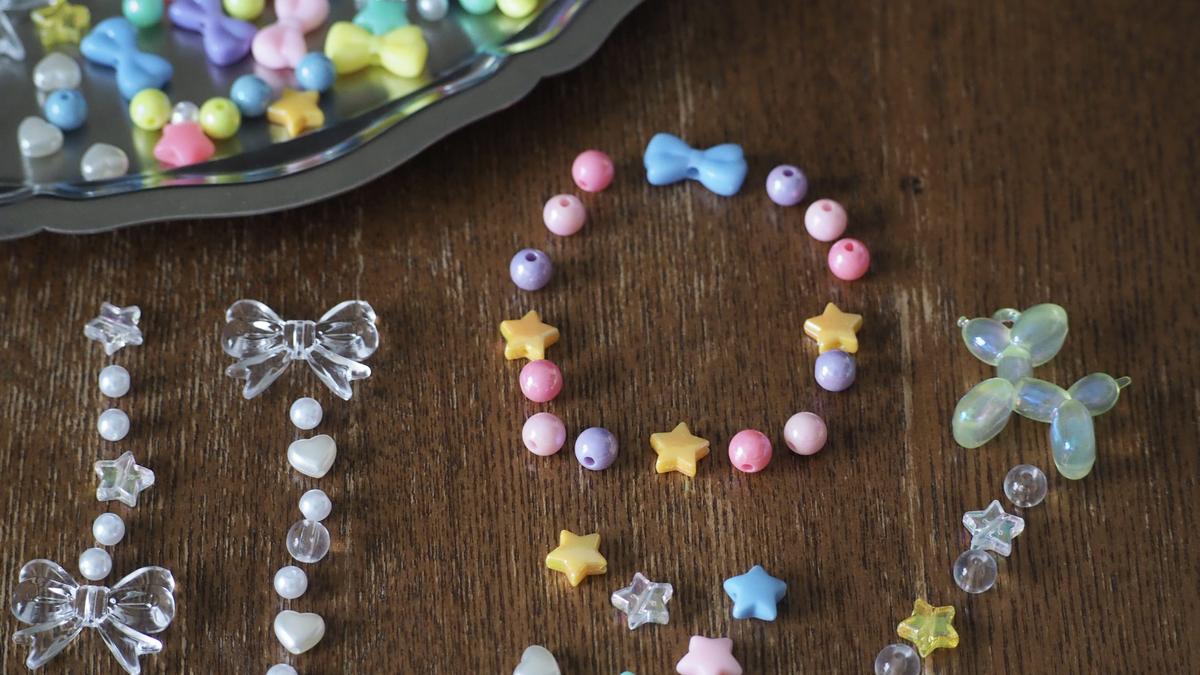 ダイソー・セリアのビーズ「簡単チャームづくり」