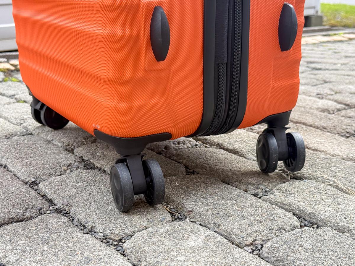 Amazonベーシック「キャリーケース 68cm」