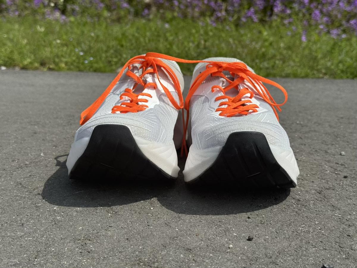 ワークマン「ハイバウンスファントムライド」