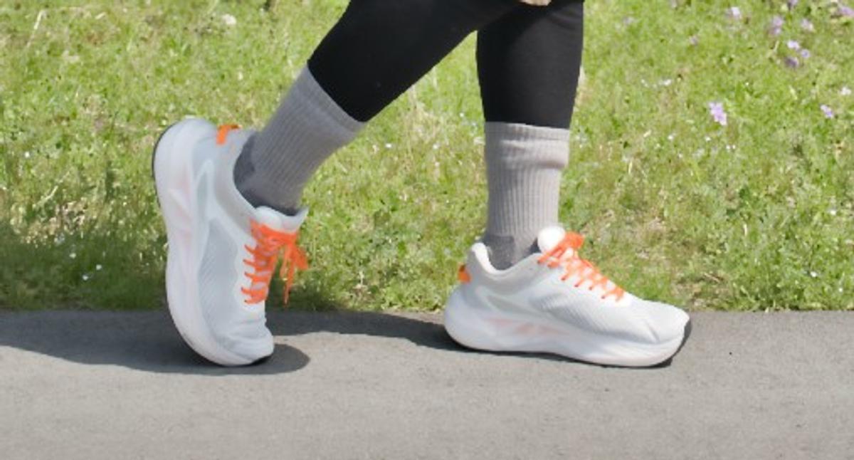 ワークマン「ハイバウンスファントムライド」