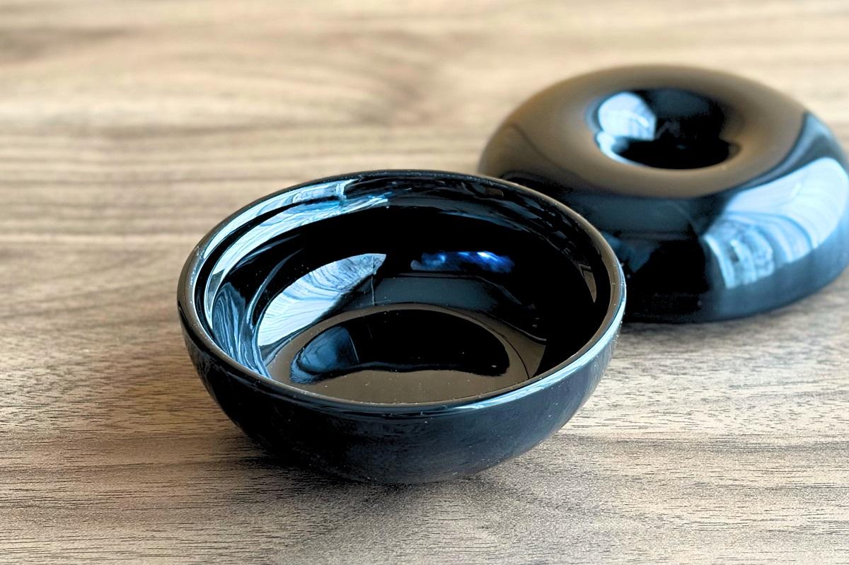 山崎実業「コバエ＆消臭 ポット」の質感が伝わる寄りの写真