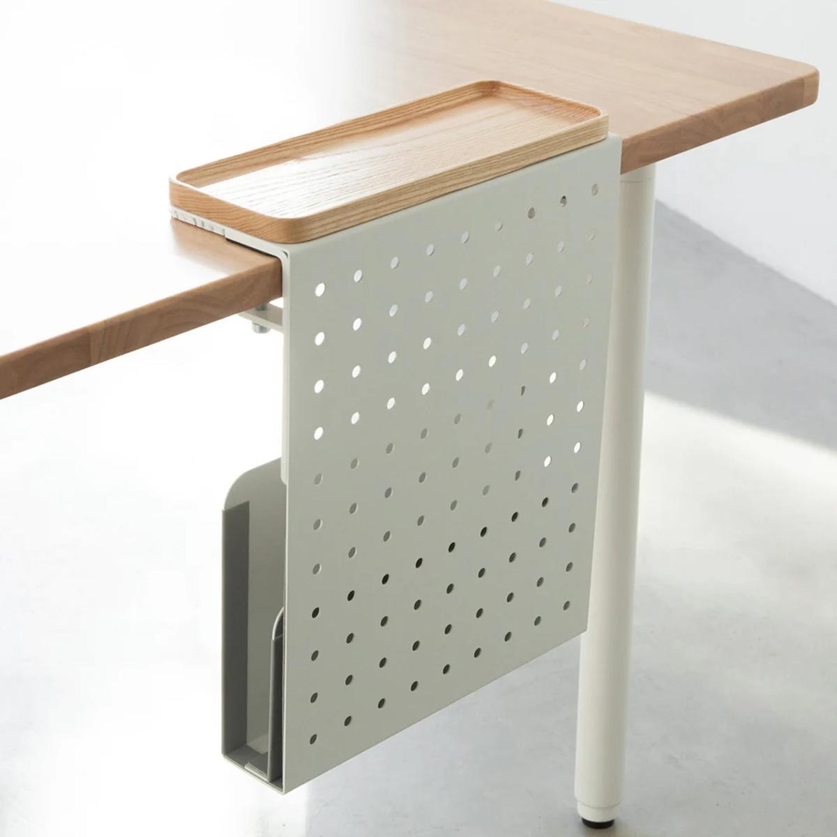 「COFO Desk Side Holder」の拡張パーツを外した様子