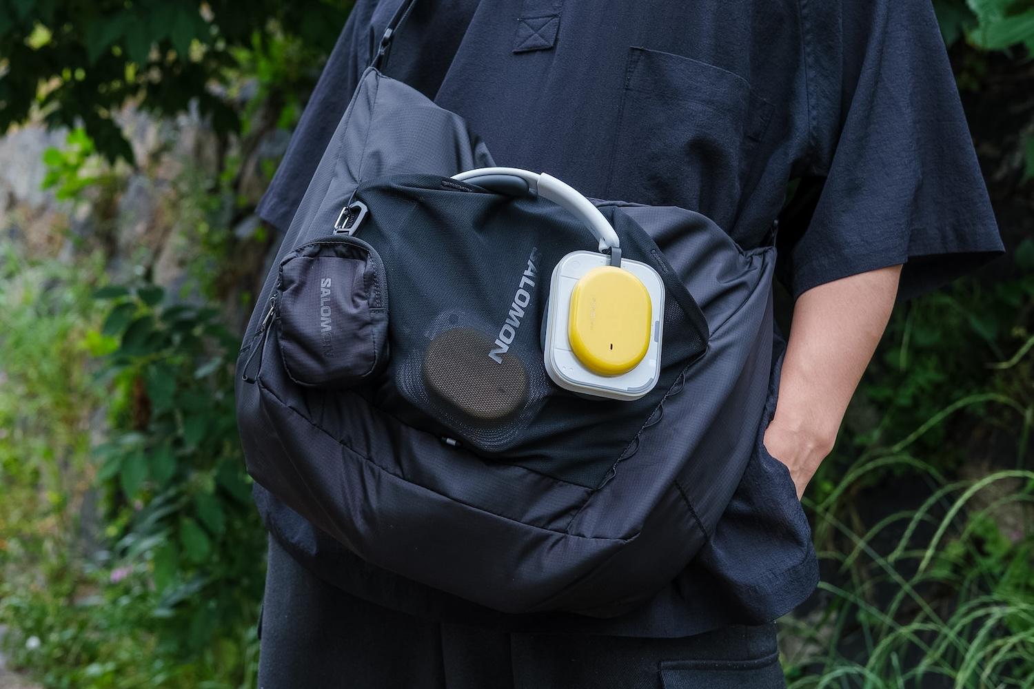 【美品】ライアーのバッグ　ケース　ショルダーと背中に背負えるようになっています サロモン ACS SHOULDER BAG】背中が蒸れないのが快適な大容量バッグ