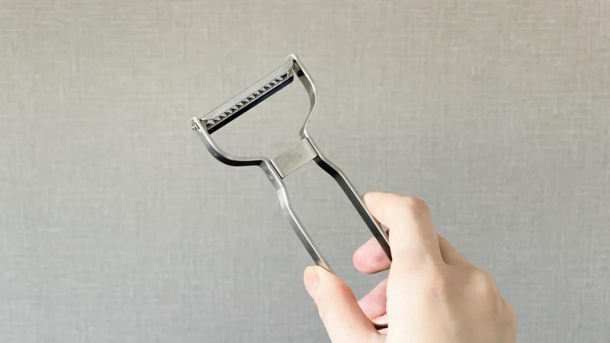 無印良品「ステンレス　千切りピーラー」