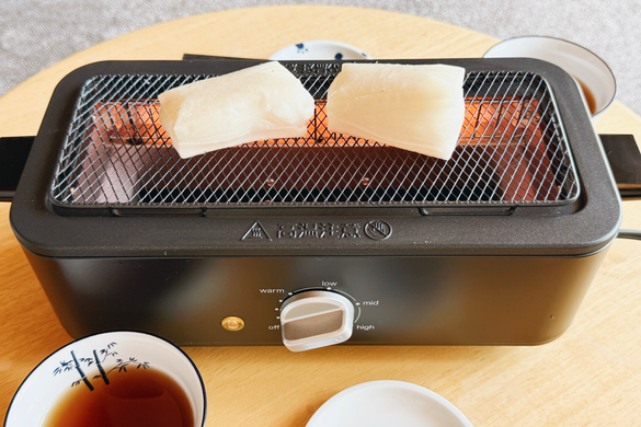 子どもと一緒におうち焼き鳥。山善の電気七輪で煙や油ハネを抑えて