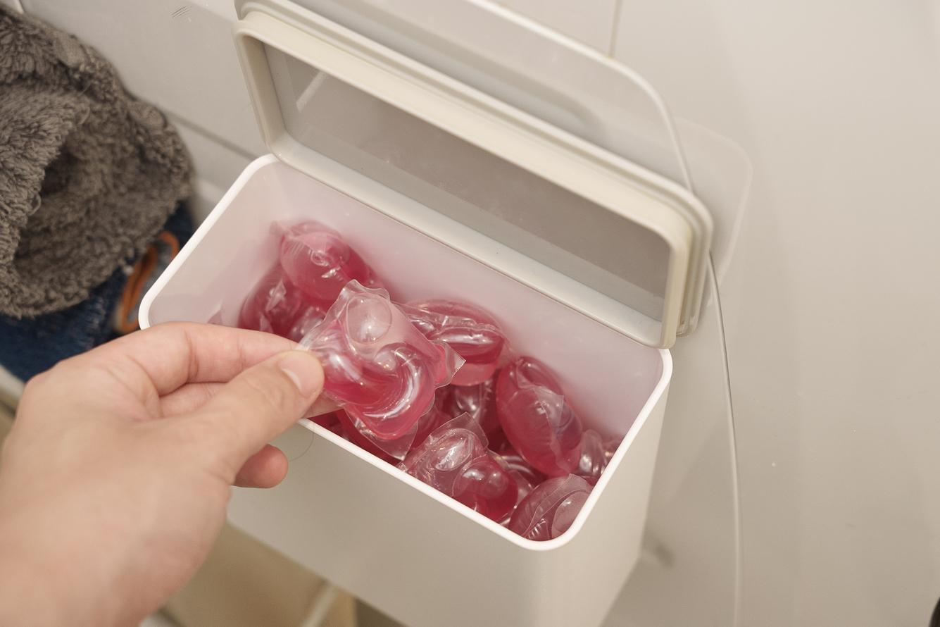 山崎実業の「マグネット洗濯洗剤ボールストッカー 」を3年使って買い増