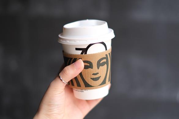 スタバの「クローバー バーティカ」とは？ 豆を選べて、ディカフェも