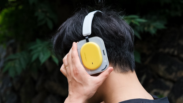 NOTHING HEADPHONE ワイヤレスヘッドホン イエロー/ホワイト Nothing「Headphone (a)」は自分好みに育てられる。イコライザーで本領