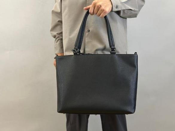 11個のポケットで中身がすっきり。荷物が多い日もごちゃつかない 