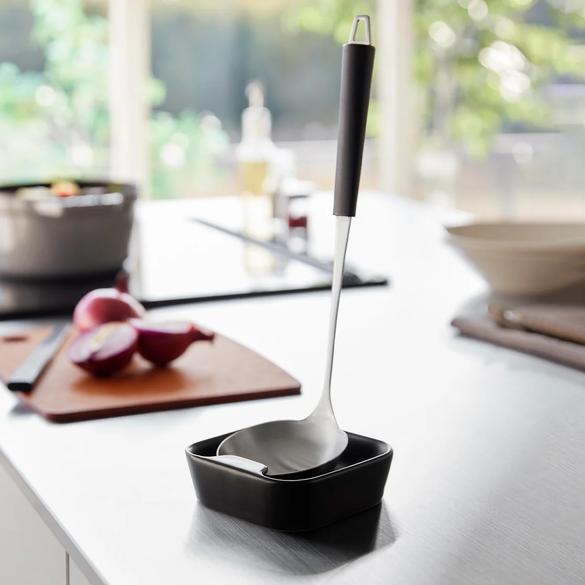 山崎実業の陶器お玉スタンドで、お玉立てのプチストレスを解決