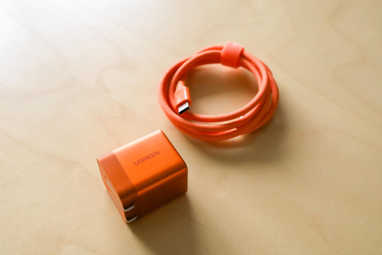 UGREENの「卵より小さい急速充電器」なら、毎日持ち歩きたくなる