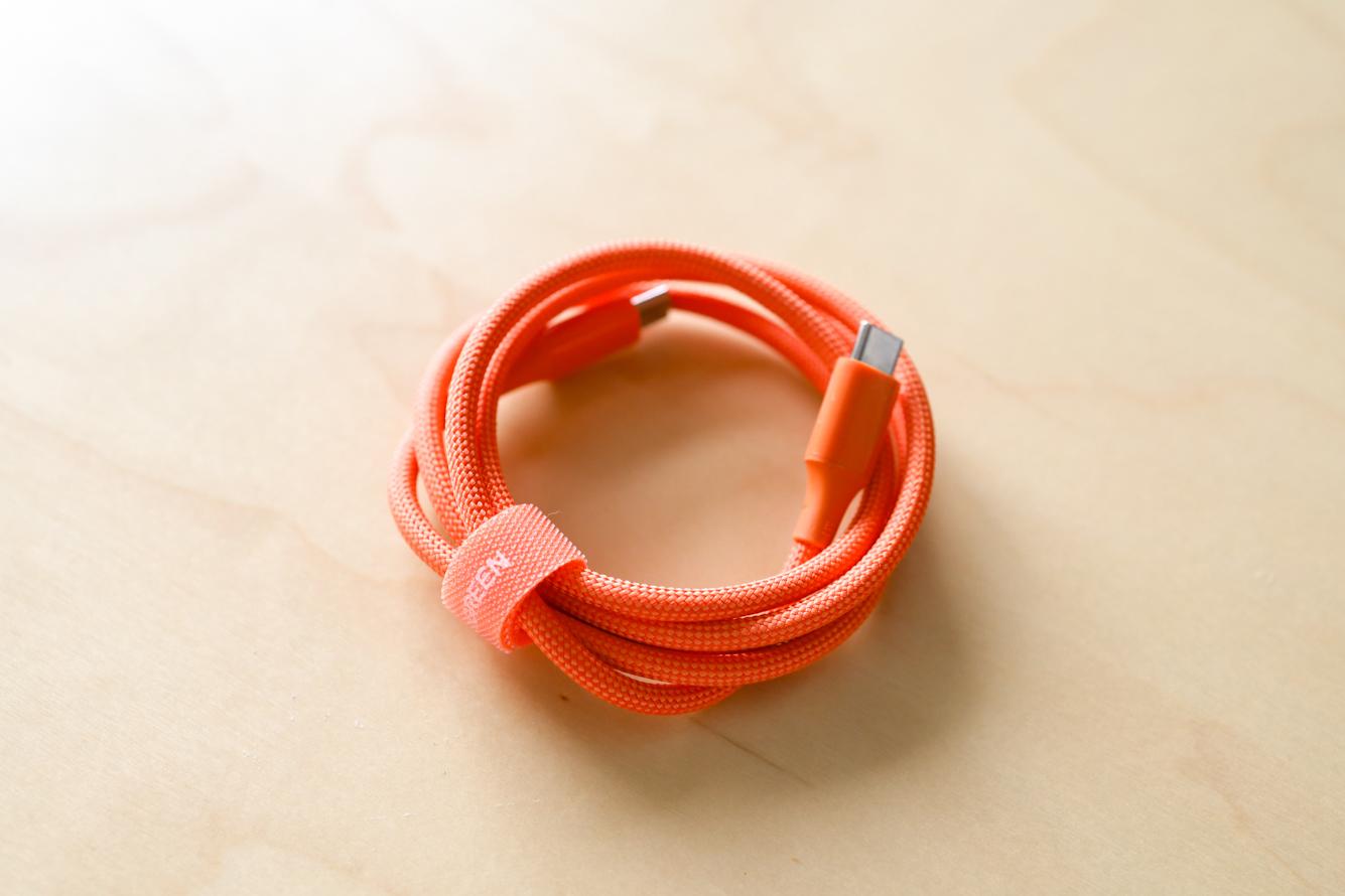 UGREENの「卵より小さい急速充電器」なら、毎日持ち歩きたくなる