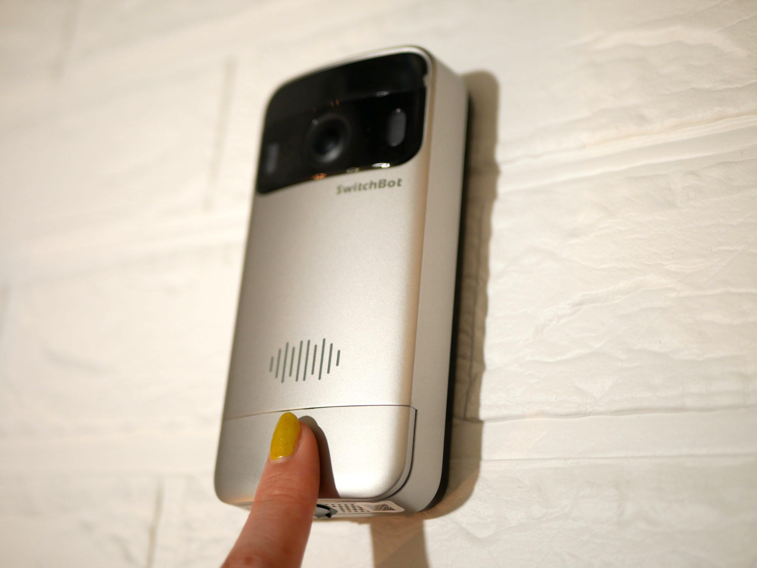 取り付けもカンタン！ SwitchBotの「スマートテレビドアホン」を設置し
