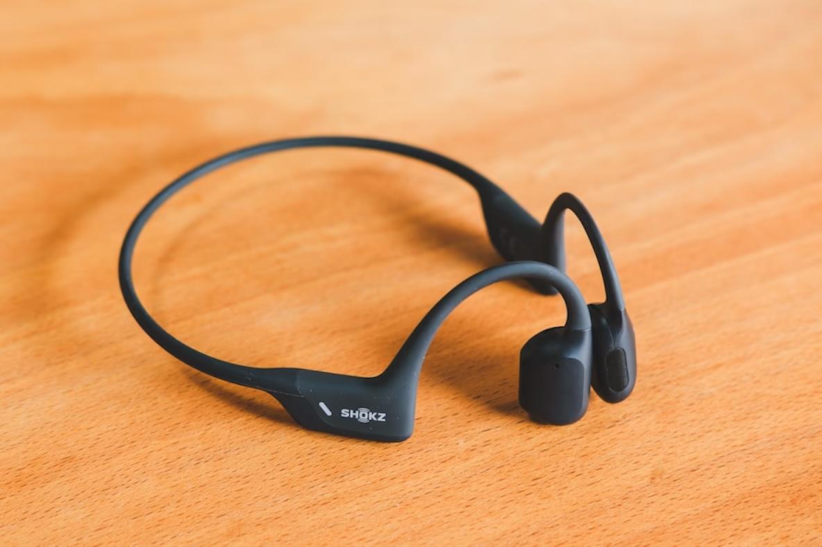 【試聴10分】ショックス Shokz 完全ワイヤレスイヤホン　オープンイヤー型 夏の散歩、ランニングの相棒に！ Shokzの「オープンイヤー型イヤホン