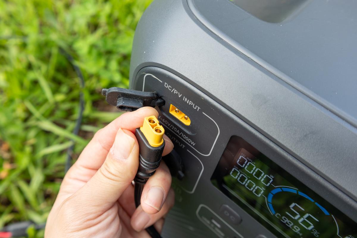 BougeRV「ソーラーパネル 100W 折りたたみ」
