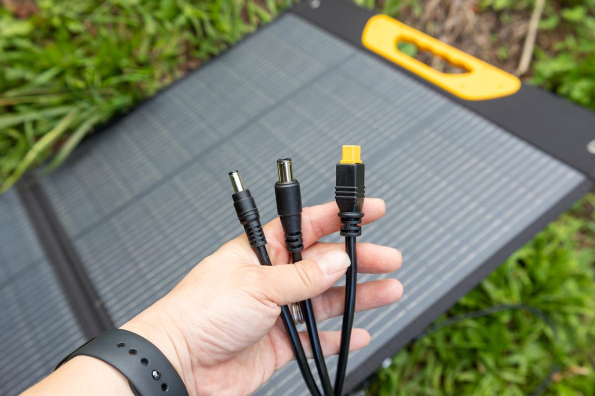 BougeRV「ソーラーパネル 100W 折りたたみ」