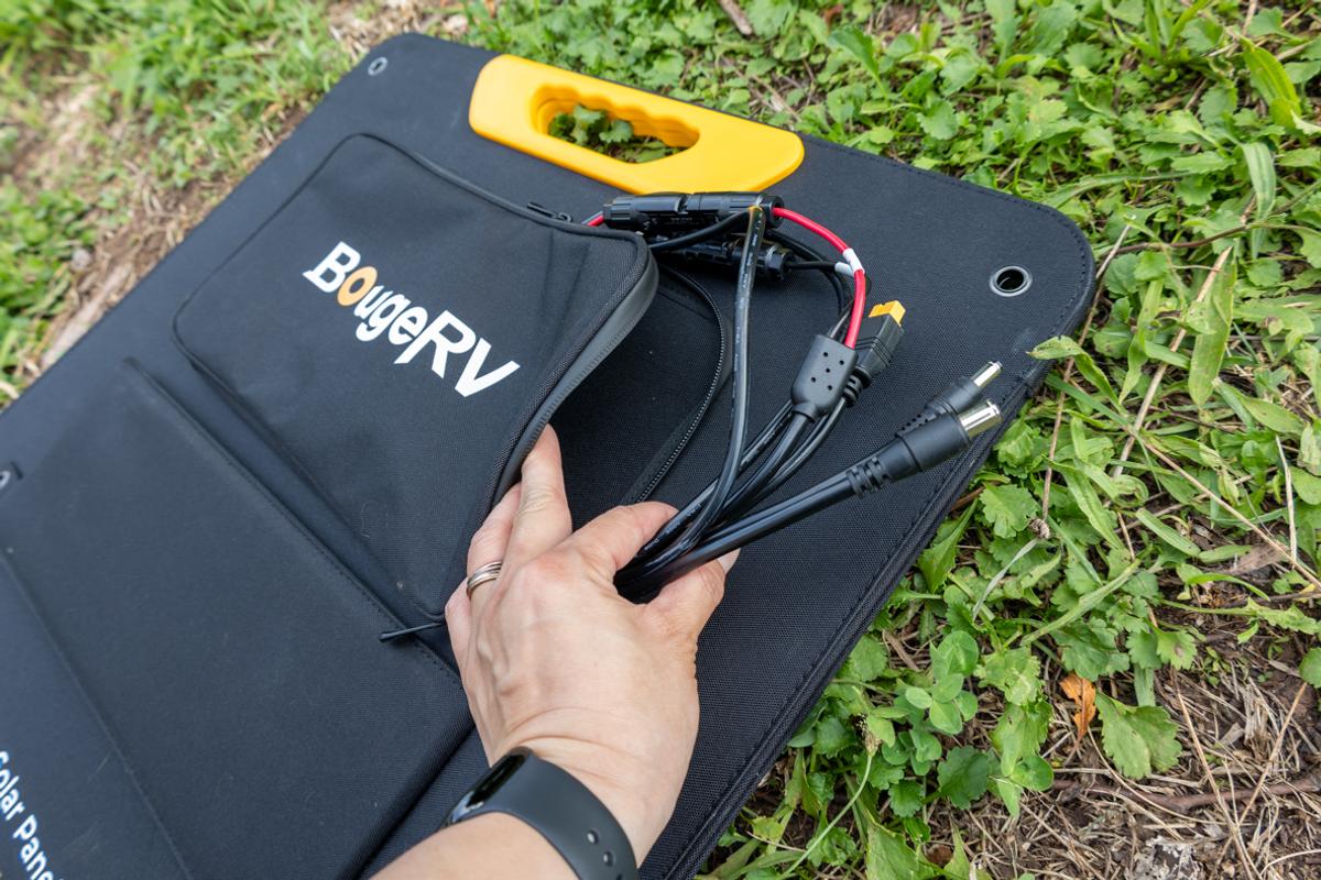 BougeRV「ソーラーパネル 100W 折りたたみ」