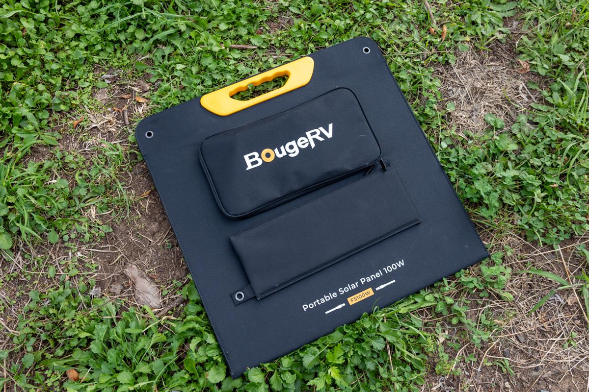 BougeRV「ソーラーパネル 100W 折りたたみ」