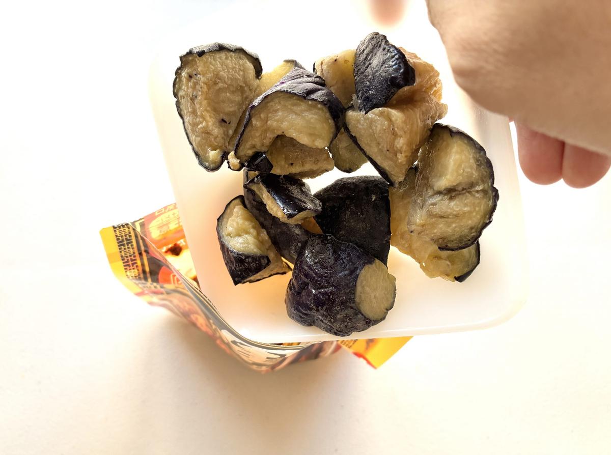 カルディ「黒麻婆丼の素」