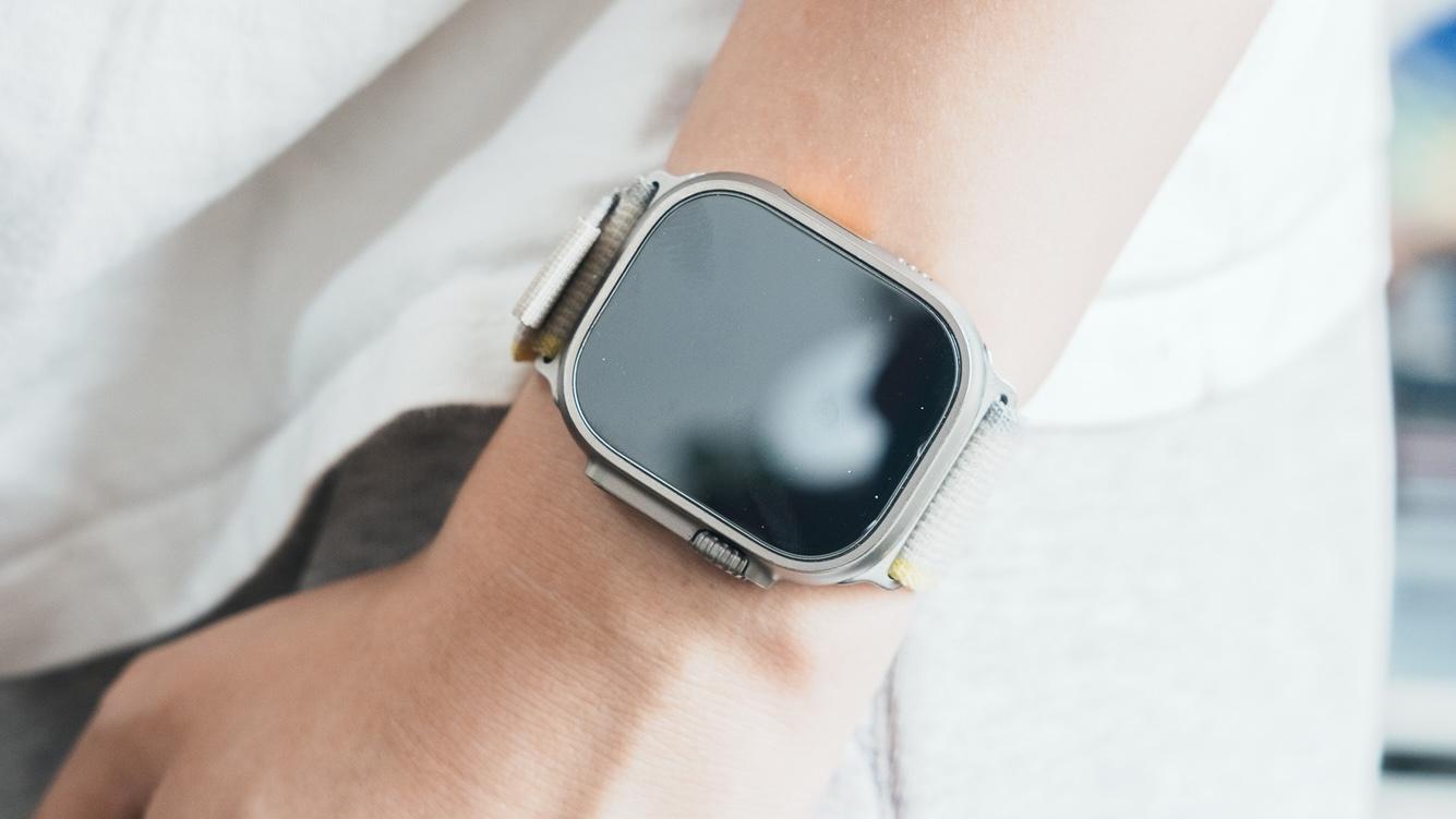 あえて今「初代Apple Watch Ultra」を中古で購入。買っては手放してい