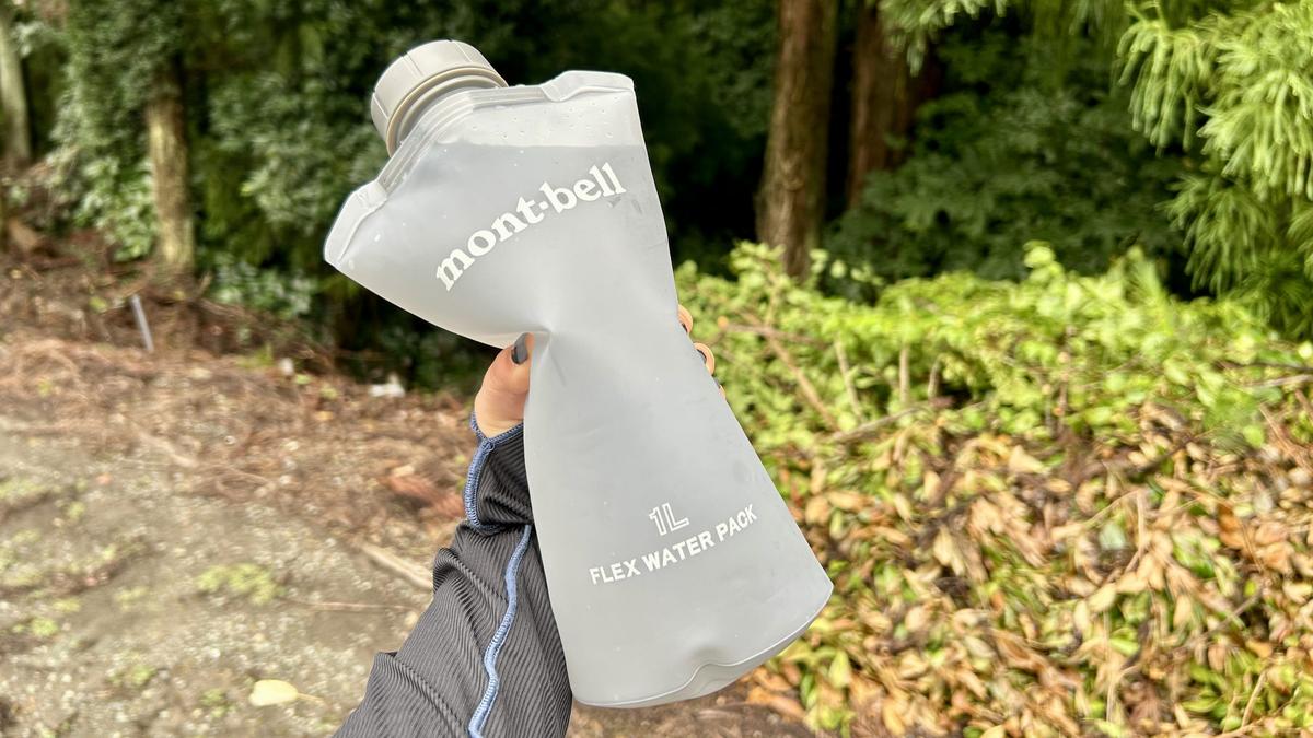 夏日隨身帶超過1公升,這款喝完能縮小的水瓶做到了