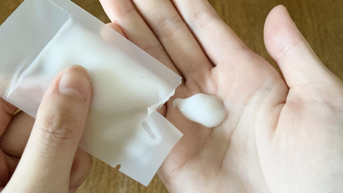 ダイソー「トラベル用パウチ容器５ＭＬ　２０Ｐ」「トラベル用パウチ容器１０ＭＬ　２０Ｐ」