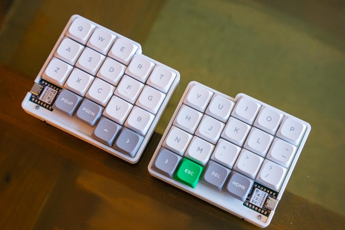 普通のキーボードやめました。4台の分割キーボードを使ってたどり着い