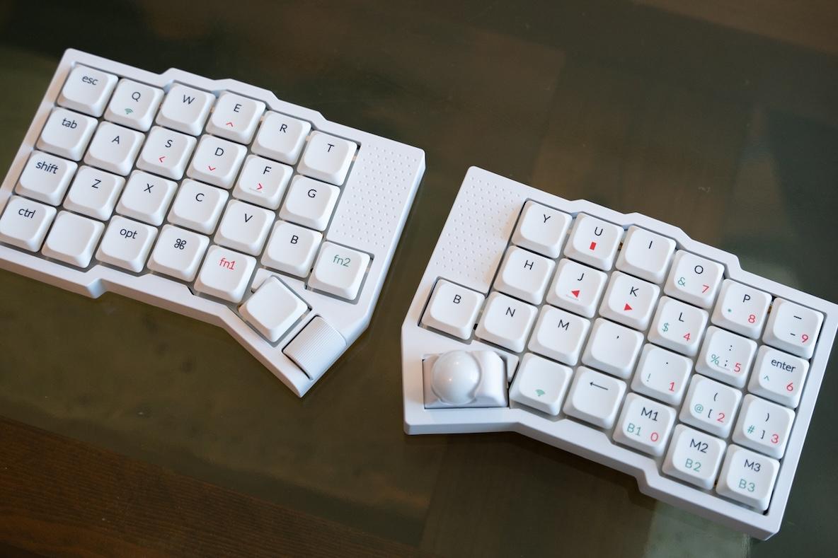 普通のキーボードやめました。4台の分割キーボードを使ってたどり着い