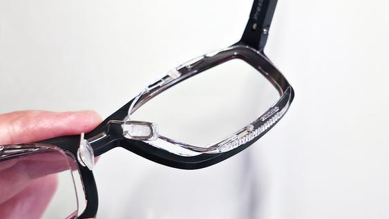 老眼鏡なのに度数を自分で変更。5段階調節できる「これ1本」がかなり