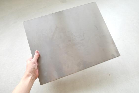 まな板って木かプラの2択でしょ、と思っていた私が純チタン製に驚いた