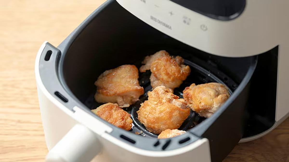 トースターがあれば十分だと思ってた。アイリスオーヤマの「過熱水蒸気エア フライヤー」が気になって仕方ない理由 | ROOMIE（ルーミー）