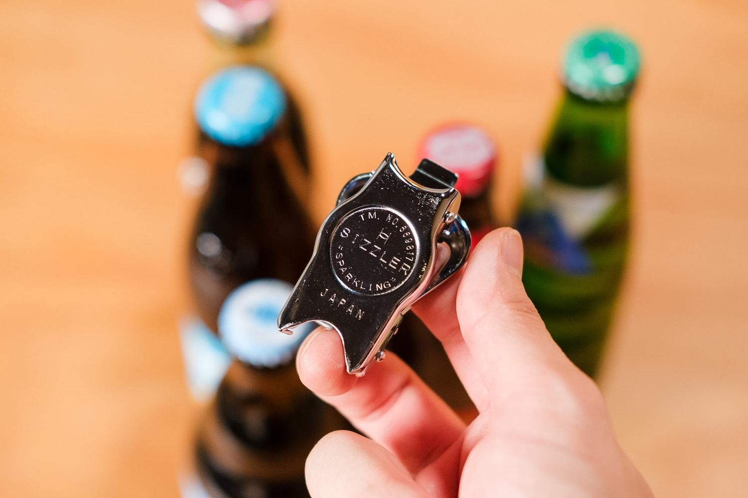 飲み残した炭酸水を再密閉。ロングセラーの「栓抜き」を愛用したら
