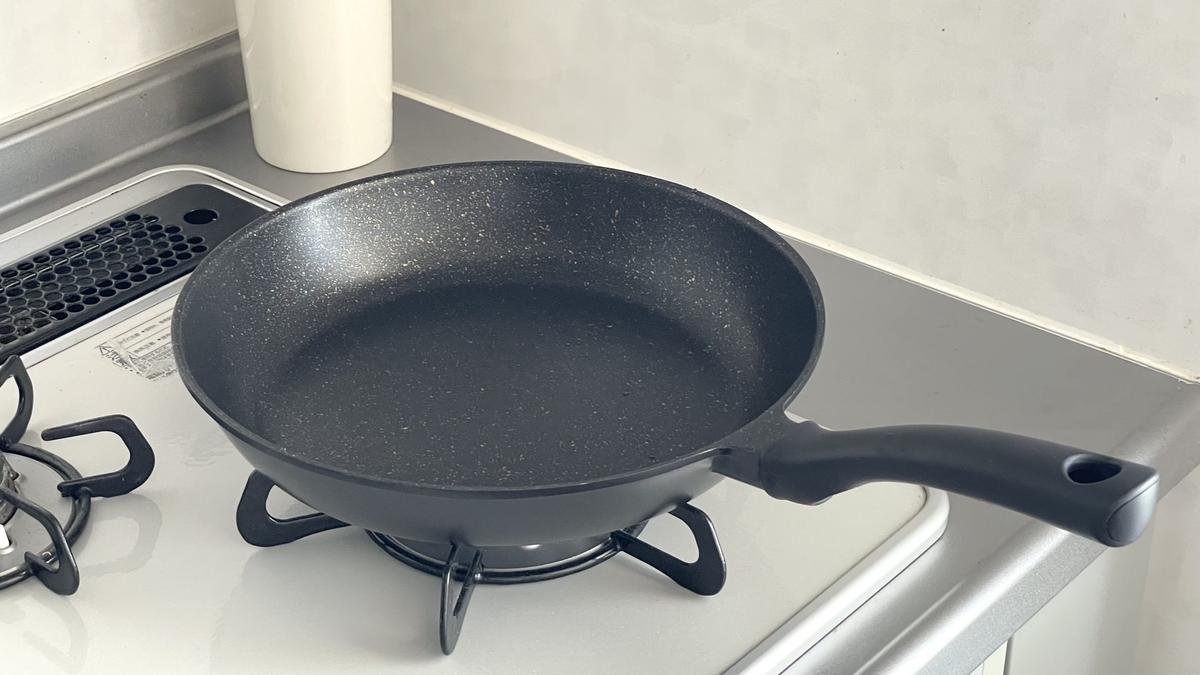 和平フレイズ「カルイーノ フライパン26cm」